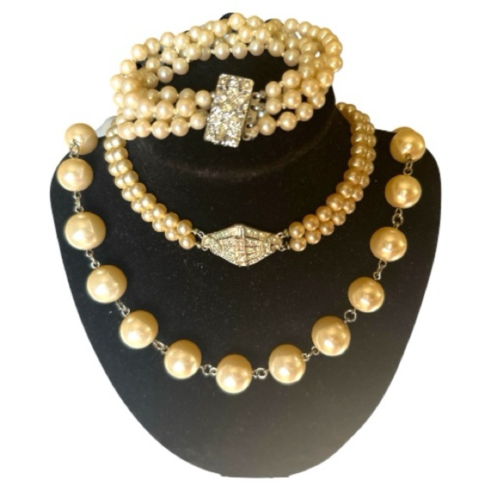 Elegant Pearl Jewelry Set